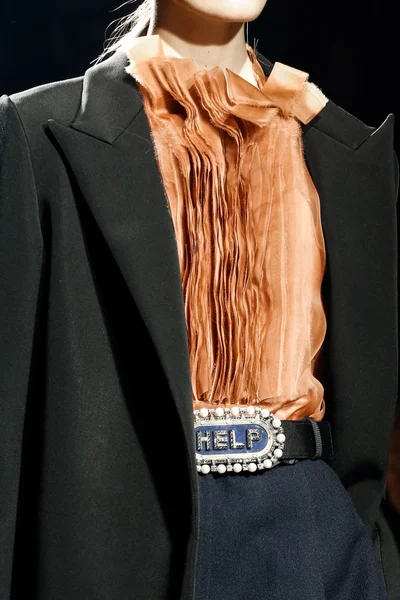 Look 37